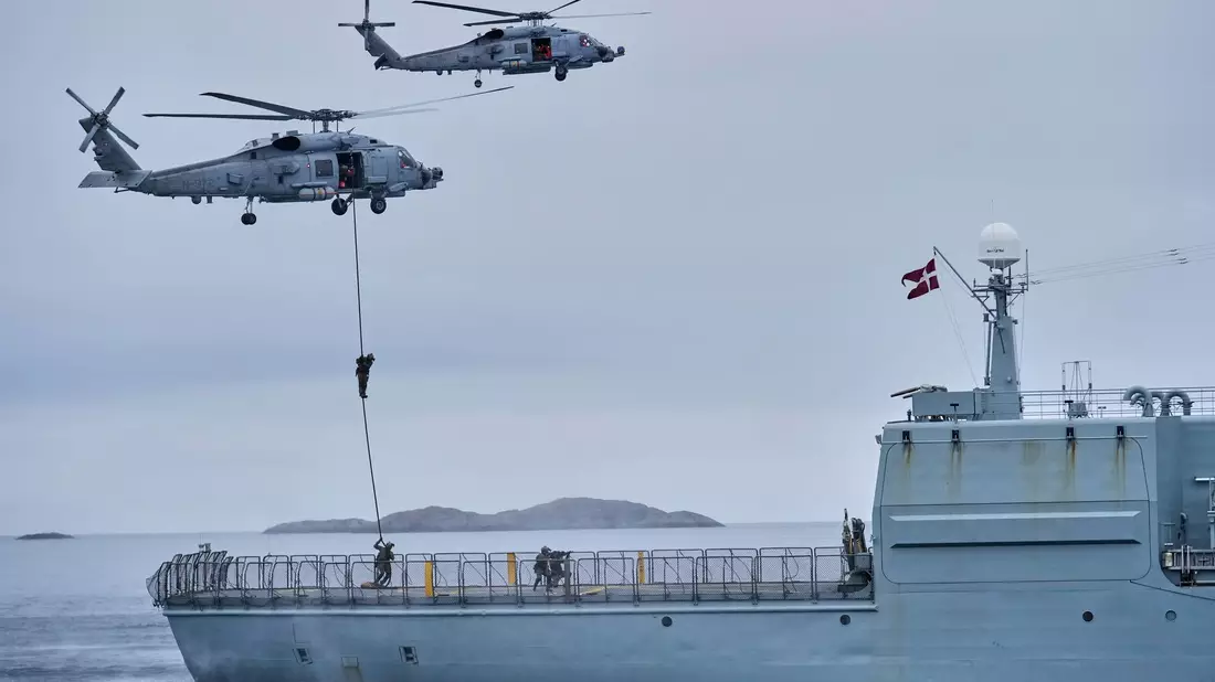 Kann mehr Nato-Präsenz in der Arktis die Grönland-Debatte entschärfen? (Archivbild) - Bild: Ebrahim Noroozi/AP/dpa