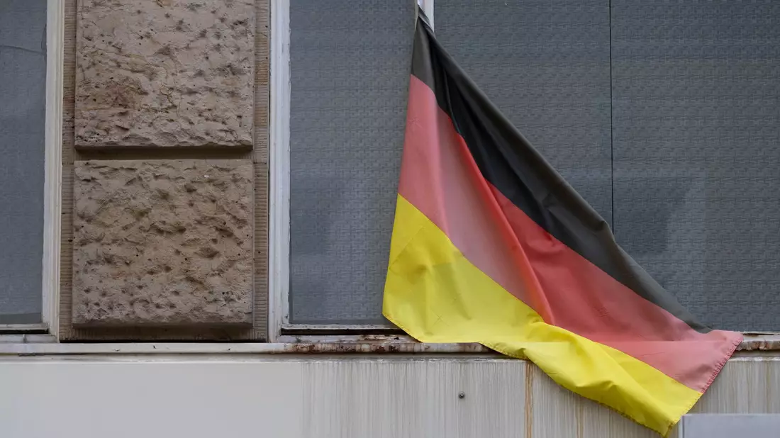 Auswanderung ist für jeden Fünften in Deutschland zumindest abstrakt ein Thema. (Symbolbild) - Bild: Boris Roessler/dpa