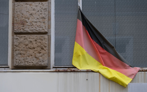 Auswanderung ist für jeden Fünften in Deutschland zumindest abstrakt ein Thema. (Symbolbild) - Foto: Boris Roessler/dpa Auswanderung ist für jeden Fünften in Deutschland zumindest abstrakt ein Thema. (Symbolbild) - Foto: Boris Roessler/dpa