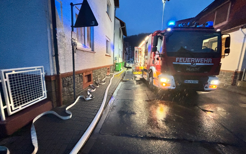 FW Weinheim: Wasserrohrbruch in Weinheim Sulzbach. Feuerwehr pumpt Keller aus - Foto: presseportal.de