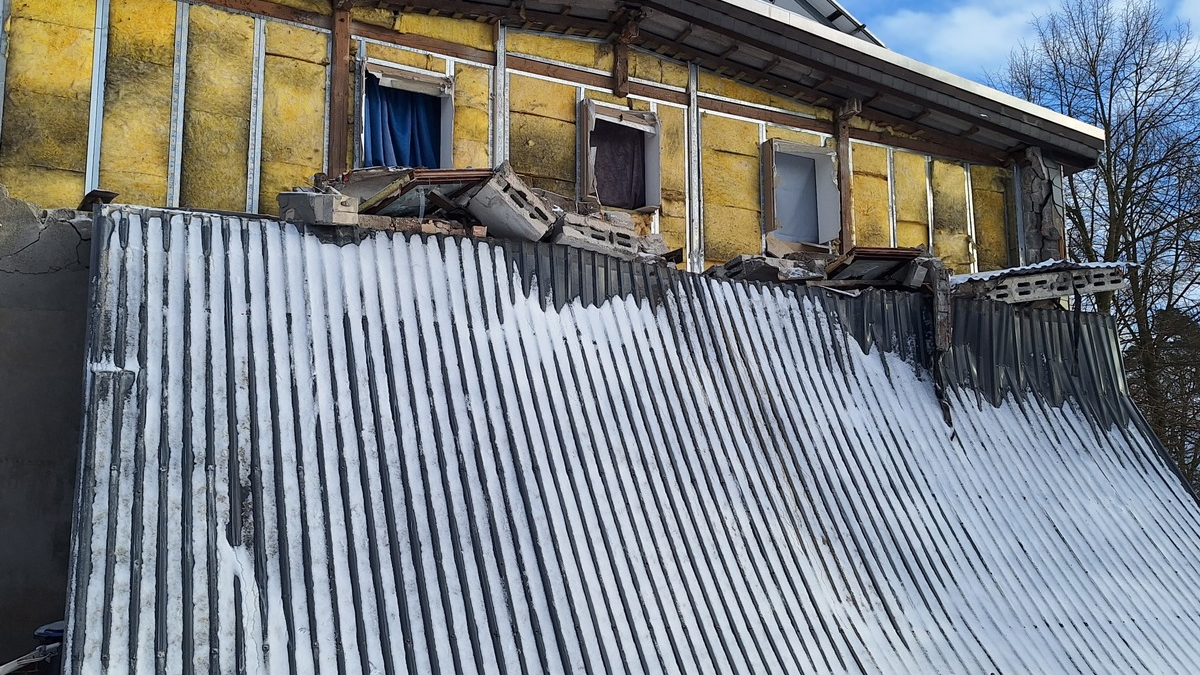 FW-ROW: Gebäudeteileinsturz an Asylunterkunft in Sottrum - Foto: presseportal.de