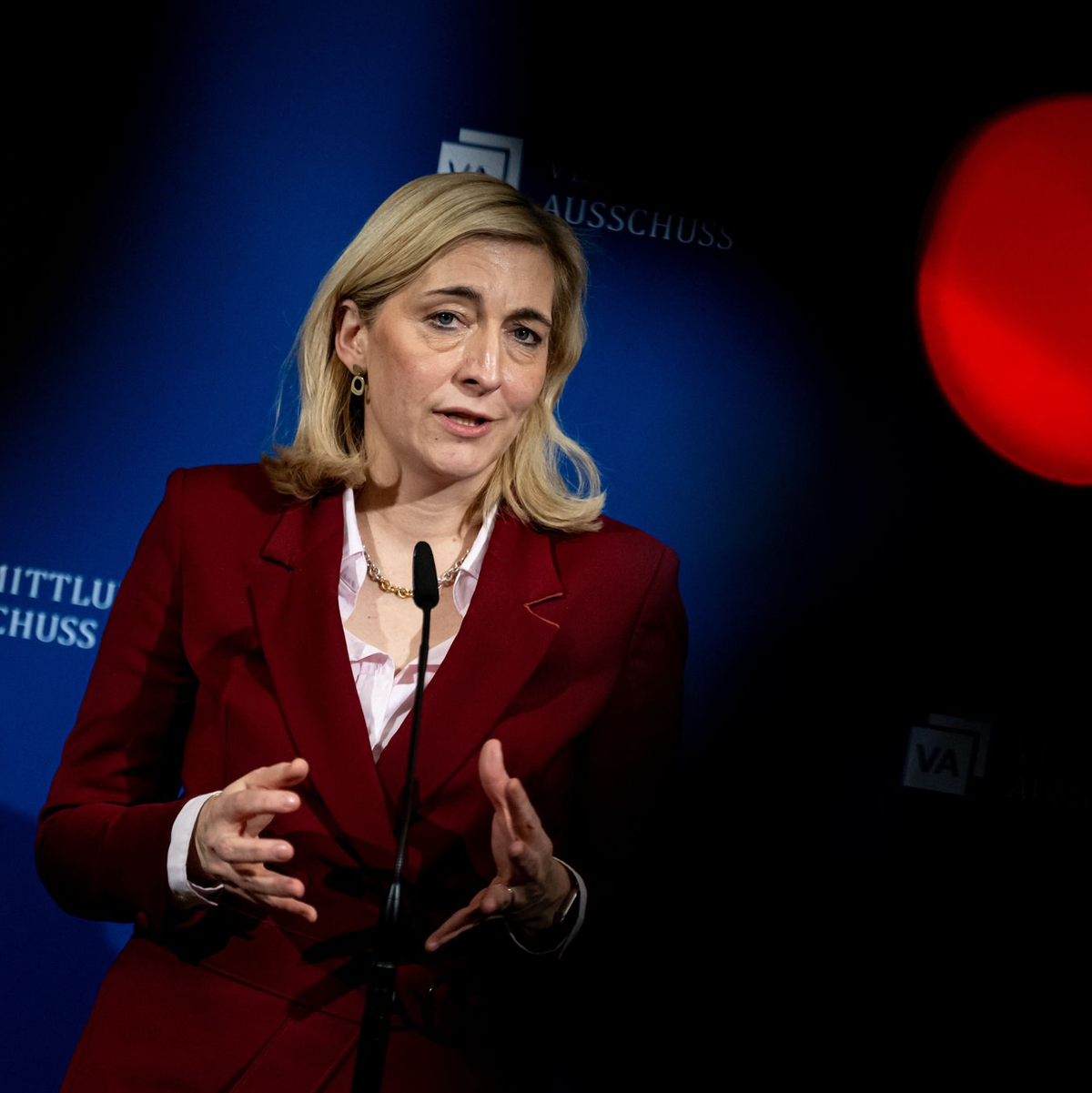 Gesundheitsministerin Warken weist die Vorwürfe aus den USA zurück. (Archivbild) - Foto: Fabian Sommer/dpa