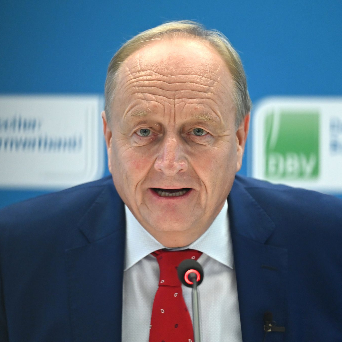 Bauernpräsident Rukwied fordert «frisches Geld» für den Umbau von Ställen. (Archivbild)    - Foto: Elisa Schu/dpa