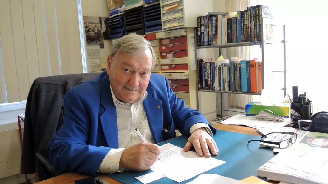 Erich von Däniken wurde 90 Jahre alt. - Bild: picture alliance / dpa