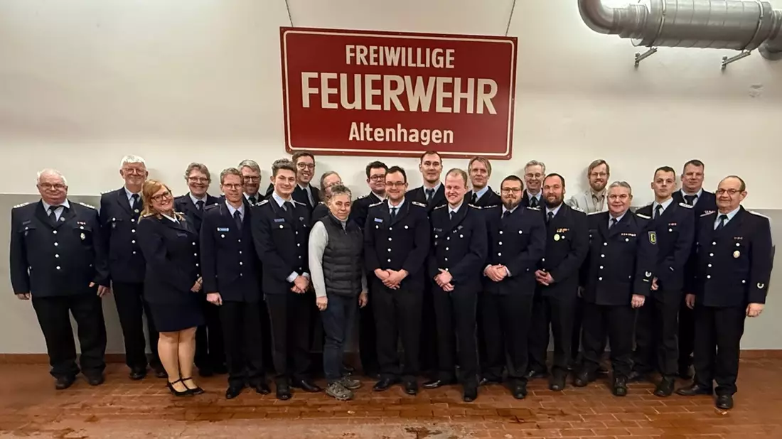 FW Celle: Jahreshauptversammlung der Ortsfeuerwehr Altenhagen - Neue Wehrführung gewählt - Bild: presseportal.de