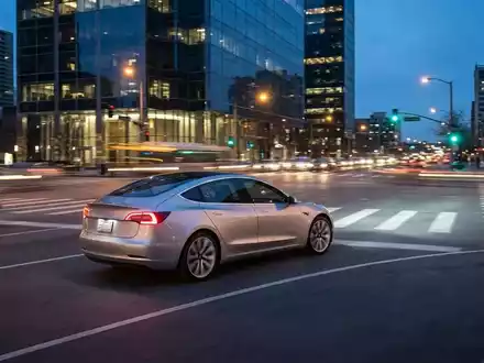Tesla-Fahrassistent krönt Vision-Only-Strategie - Foto: über boerse-global.de