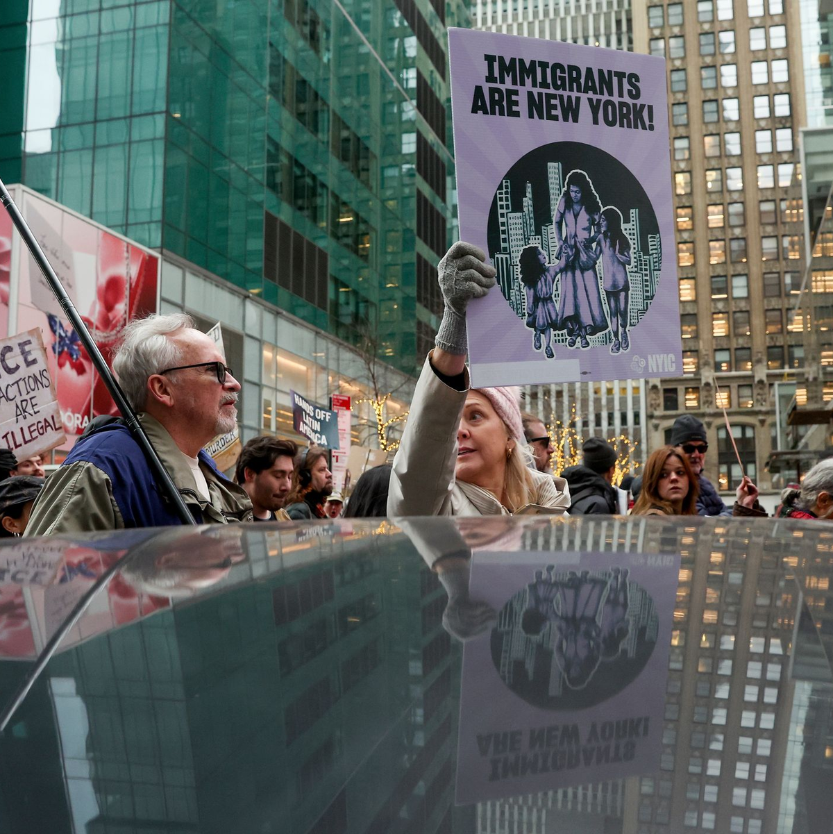 New York ist nur eine von vielen US-Städten, in denen am Wochenende gegen ICE protestiert wurde.  - Foto: Heather Khalifa/AP/dpa