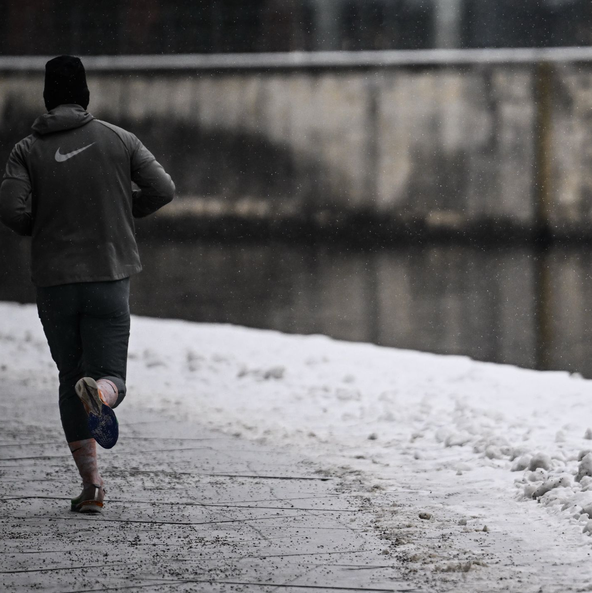 Sport hilft – auch gegen das Frieren. - Foto: Britta Pedersen/dpa