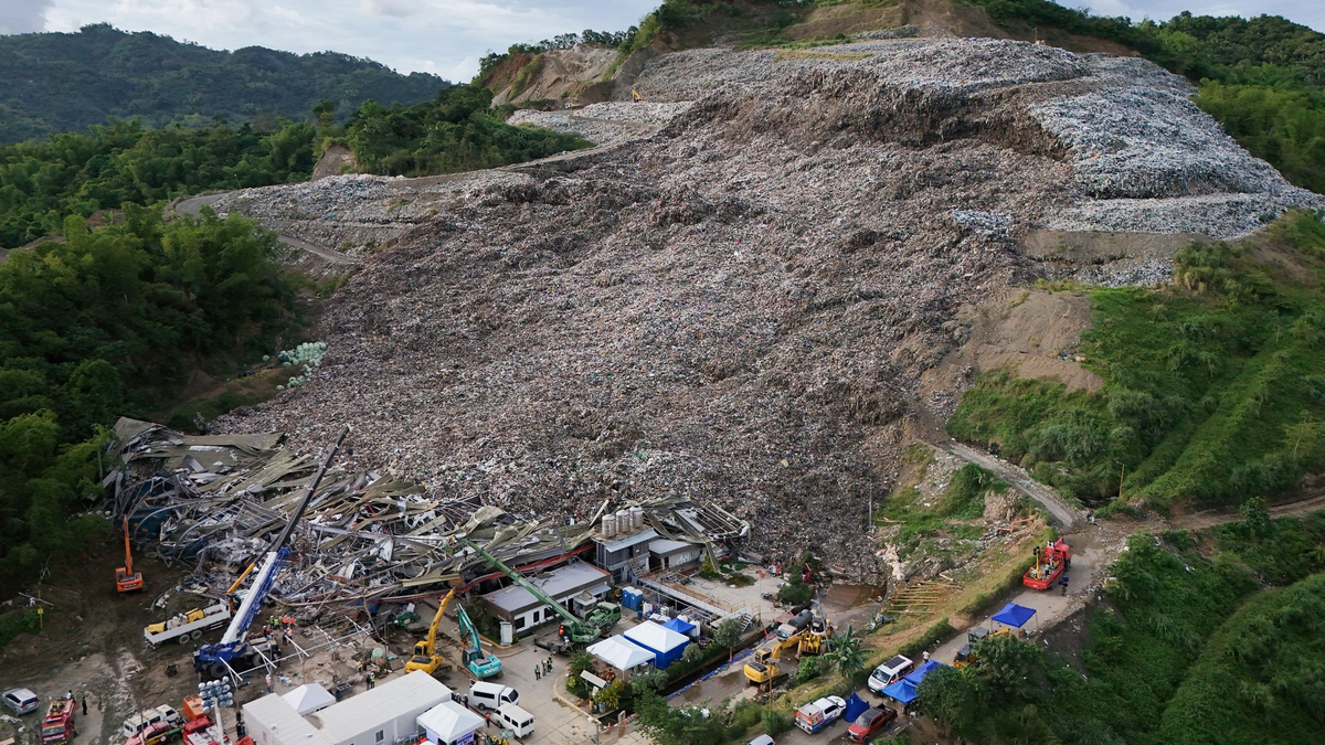 Die Retter wollen versuchen, alle Vermissten zu bergen. - Foto: Jacqueline Hernandez/AP/dpa