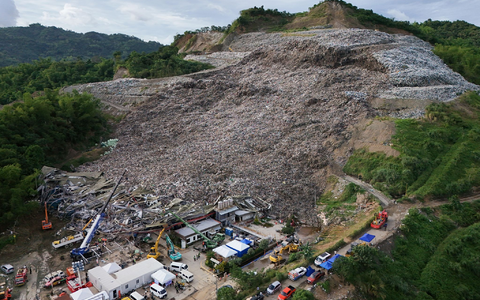 Die Retter wollen versuchen, alle Vermissten zu bergen. - Foto: Jacqueline Hernandez/AP/dpa