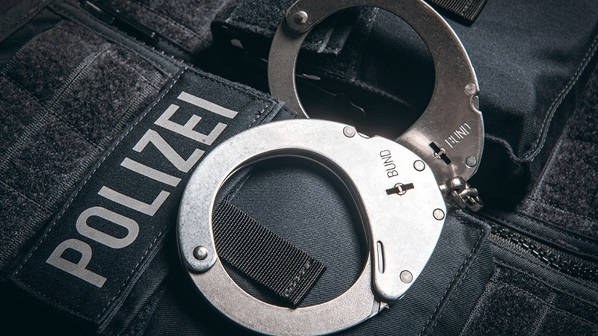 BPOLI LUD: Mit Haftbefehl gesuchter Schleuser festgenommen - Foto: presseportal.de