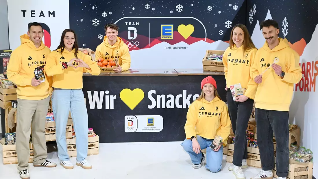 Premium Partner EDEKA-Verbund mit Team Deutschland auf der #roadtomilanocortina / EDEKA-Verbund sorgt für ausgewogene Verpflegung bei der Team D Einkleidung - Bild: presseportal.de