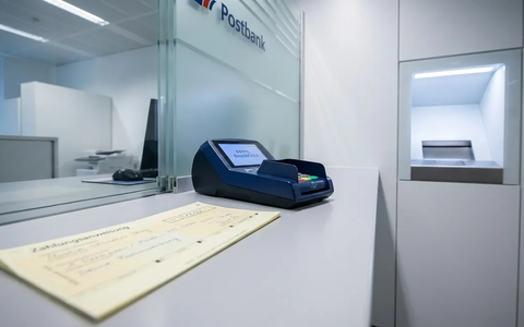 Postbank beendet Papier-Schecks für Sozialleistungen - Foto: über boerse-global.de
