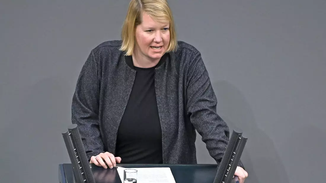 SPD-Fraktionsvize Wiebke Esdar betonte die im Konzept vorgesehenen Stundungsregelungen. (Archivbild) - Bild: Elisa Schu/dpa