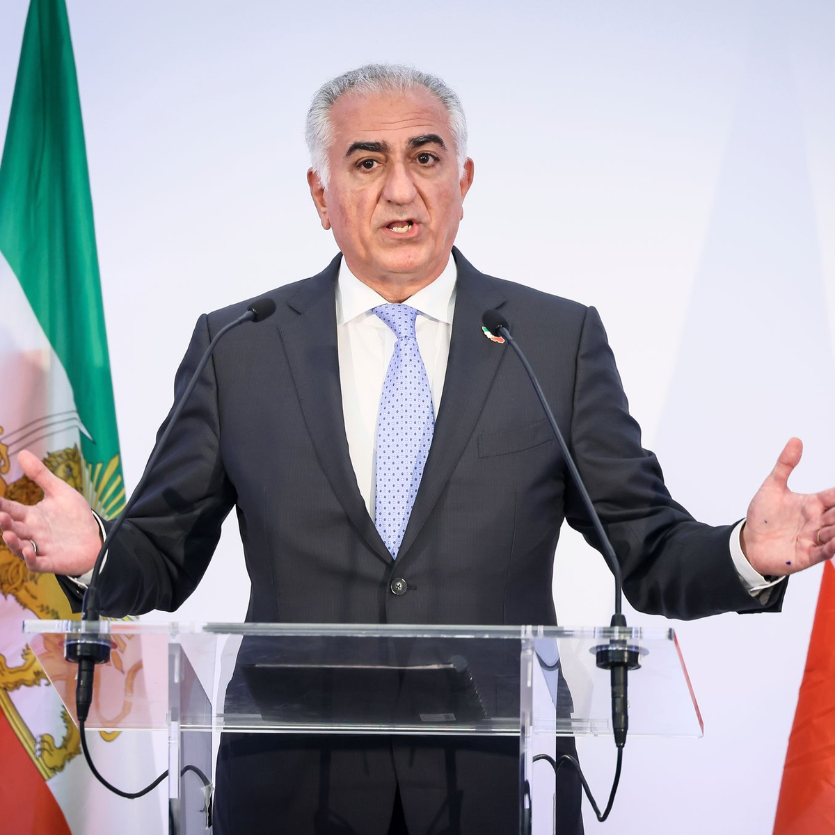 Schah-Sohn Pahlavi drängt die USA zum Eingreifen im Iran. (Archivbild) - Foto: Thomas Padilla/AP/dpa