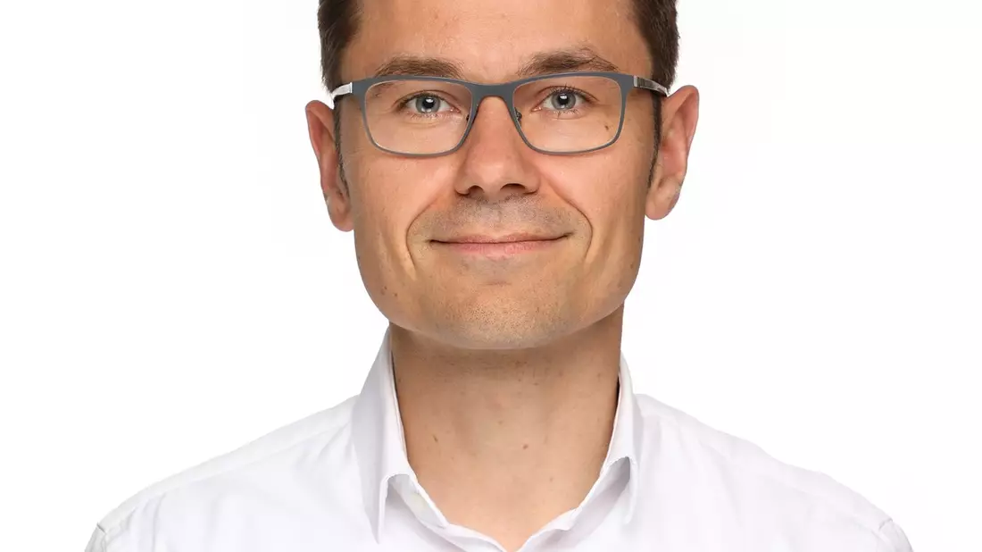 Konstantin Schaller neuer Energie-Partner bei Simon-Kucher: Wer im Energiesektor nicht an Transformation denkt, wird untergehen! - Bild: presseportal.de