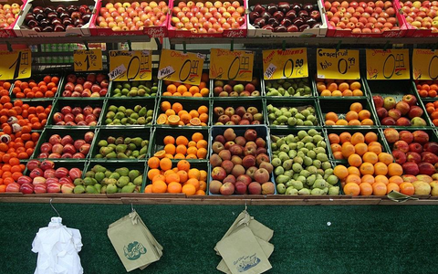 Früchte auf einem Obststand (Archiv) - Foto: via dts Nachrichtenagentur