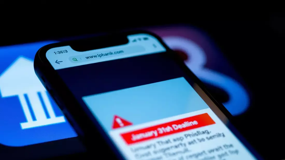 Sparkasse-Kunden im Visier: Neue Phishing-Welle lockt mit Steuerrückzahlung - Bild: über boerse-global.de