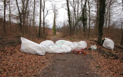 POL-KA: (KA) Bretten - Illegal entsorgter Müll - Zeugen gesucht - Foto: presseportal.de