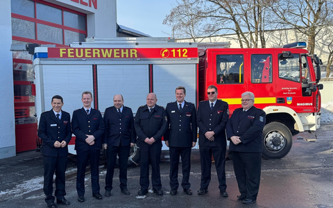 FW-EN: Neujahrsempfang des Kreisfeuerwehrverbandes im winterlichen Breckerfeld - Christoph Schöneborn zum Ehrenmitglied ernannt. - Foto: presseportal.de