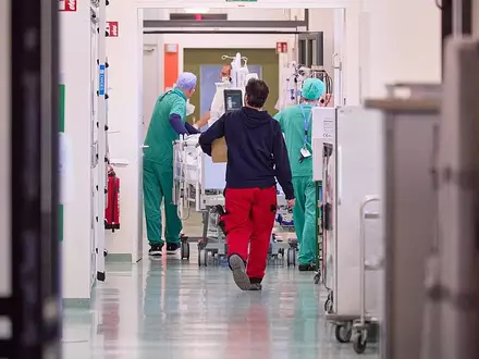 Medizinisches Personal in einem Krankenhaus (Archiv) - Foto: via dts Nachrichtenagentur