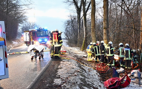 FF Olsberg: Schwerer Verkehrsunfall in Olsberg Gevelinghausen auf der Kreisstraße 15 - Foto: presseportal.de