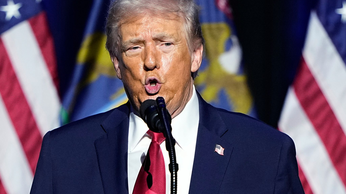 Trump droht der Führung Irans.  - Foto: Ryan Sun/AP/dpa