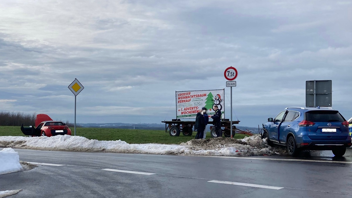 POL-GM: Unfall im Kreuzungsbereich mit drei Leichtverletzten - Foto: presseportal.de