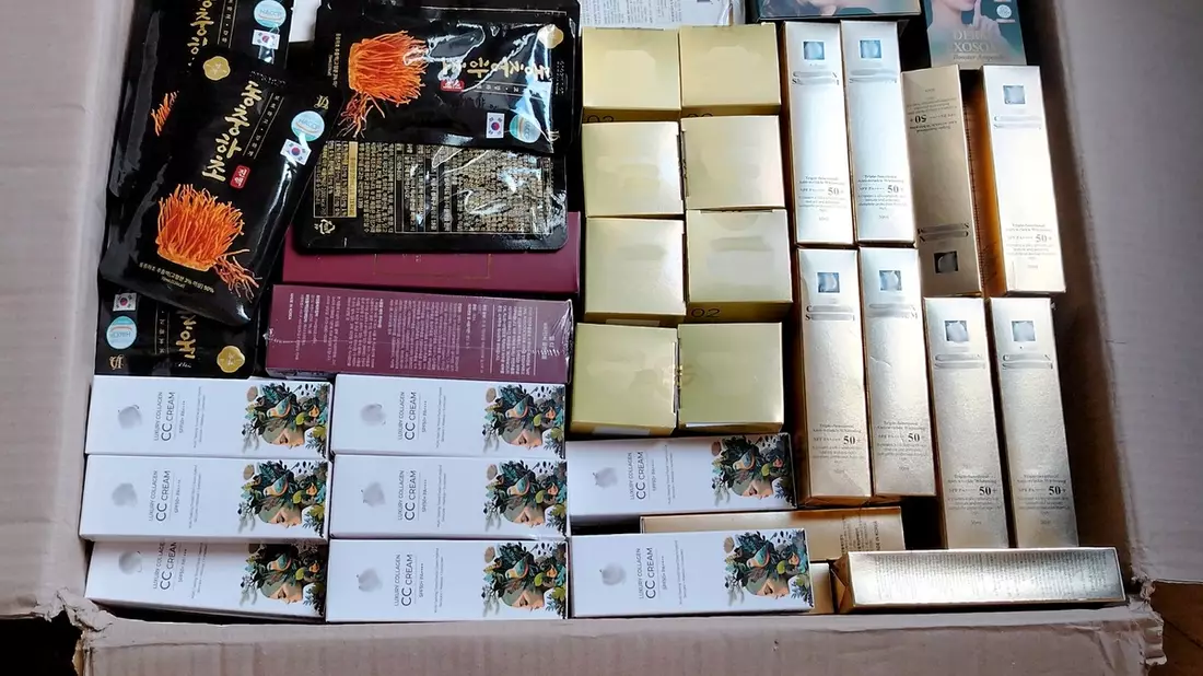 HZA-SI: Kosmetikprodukte nicht einfuhrfähig - Zoll stellt 24 Kilogramm nicht einfuhrfähige Kosmetikprodukte in Postpaket sicher - Bild: presseportal.de