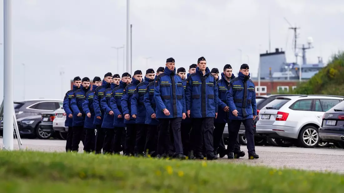 Aufwuchs der Marine - Staatssekretär Hartmann besucht Grundausbildung in Wilhelmshaven - Bild: presseportal.de
