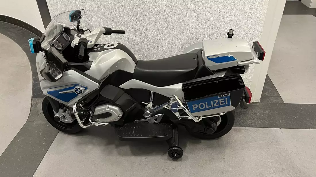 POL-HAM: Polizeimotorrad im Gebüsch gefunden - Eigentümer gesucht - Bild: presseportal.de