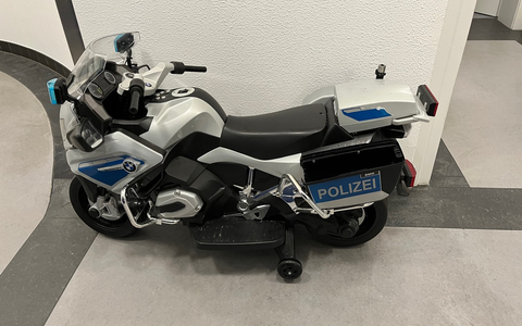 POL-HAM: Polizeimotorrad im Gebüsch gefunden - Eigentümer gesucht - Foto: presseportal.de