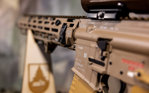 Die EU-Kommission will, dass die Ukraine Rüstungsgüter vorrangig in Europa kauft.  (Archivbild) - Foto: Daniel Karmann/dpa