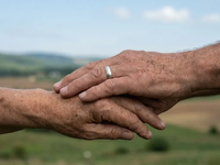 Beziehungs-Resilienz: Der Schlüssel zum Lebensglück junger Erwachsener - Foto: über boerse-global.de