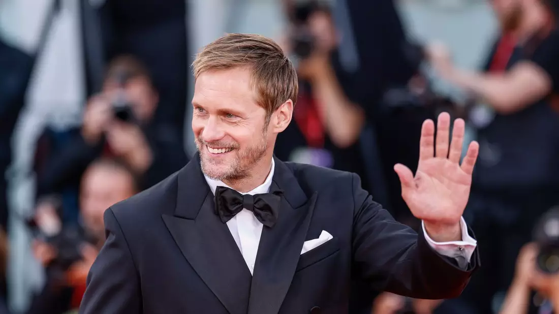 Auf der Gästeliste steht auch Schauspieler Alexander Skarsgård. (Archivbild) - Bild: Vianney Le Caer/Invision/AP/dpa