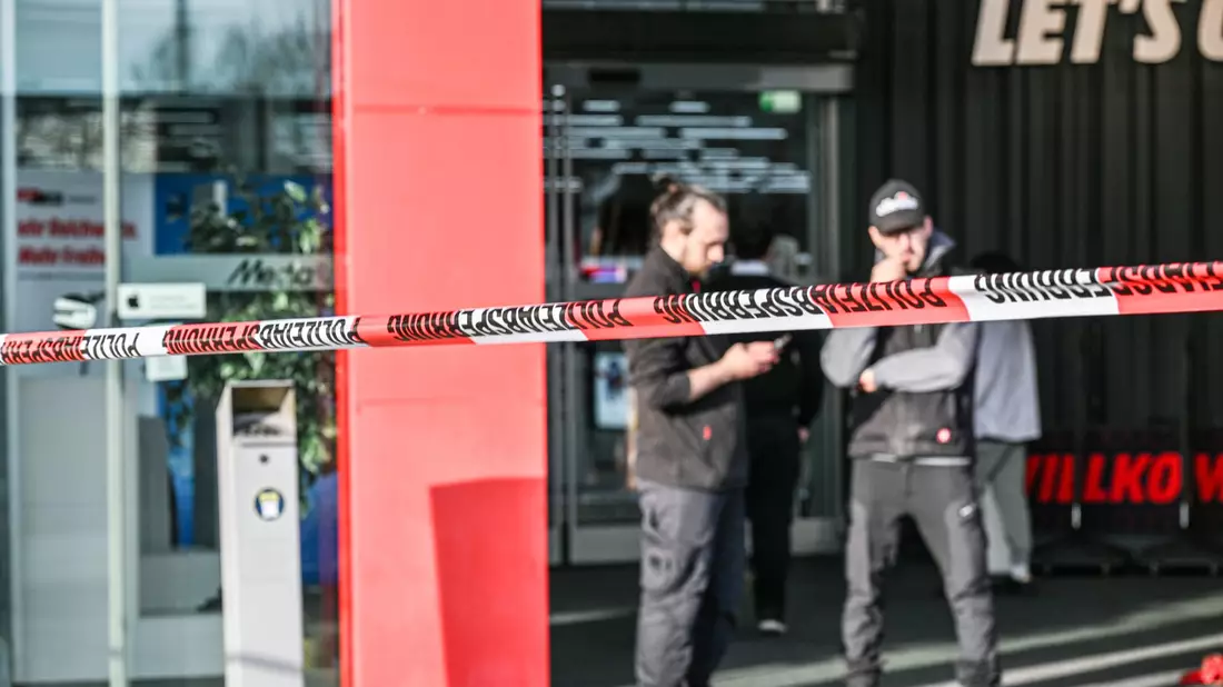 Nach Angaben der Beamten besteht für die Öffentlichkeit keine Gefahr.  - Bild: Jason Tschepljakow/dpa