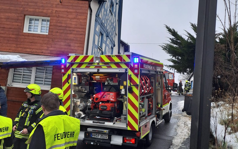 FW VG Westerburg: Wohnhaus nach Zimmerbrand unbewohnbar - Haustiere konnten nicht gerettet werden - Foto: presseportal.de