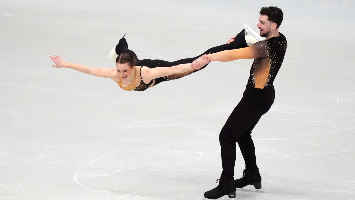 Annika Hocke und Robert Kunkel belegten bei der Eiskunstlauf-EM den vierten Platz. - Foto: Mike Egerton/PA Wire/dpa