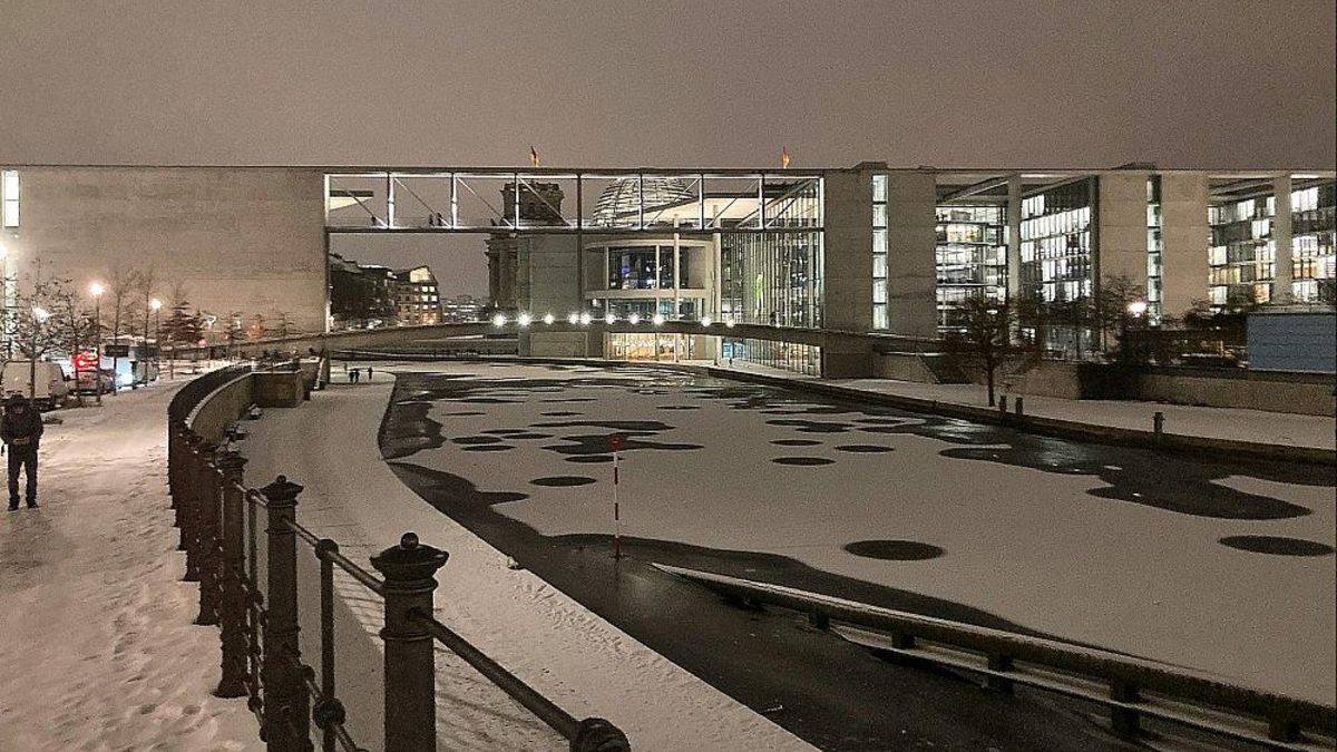 Bundestag im Winter am 12.01.2026 - Foto: via dts Nachrichtenagentur
