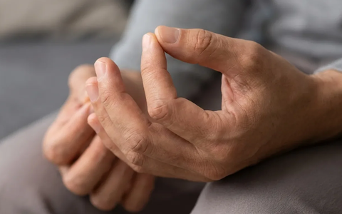 Finger-Tippen: Einfache Übung stärkt Gehirn und Motorik - Foto: über boerse-global.de