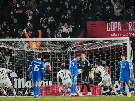 Die Real-Madrid-Bezwinger von Albacete Balompié. - Foto: Jose Breton/AP/dpa