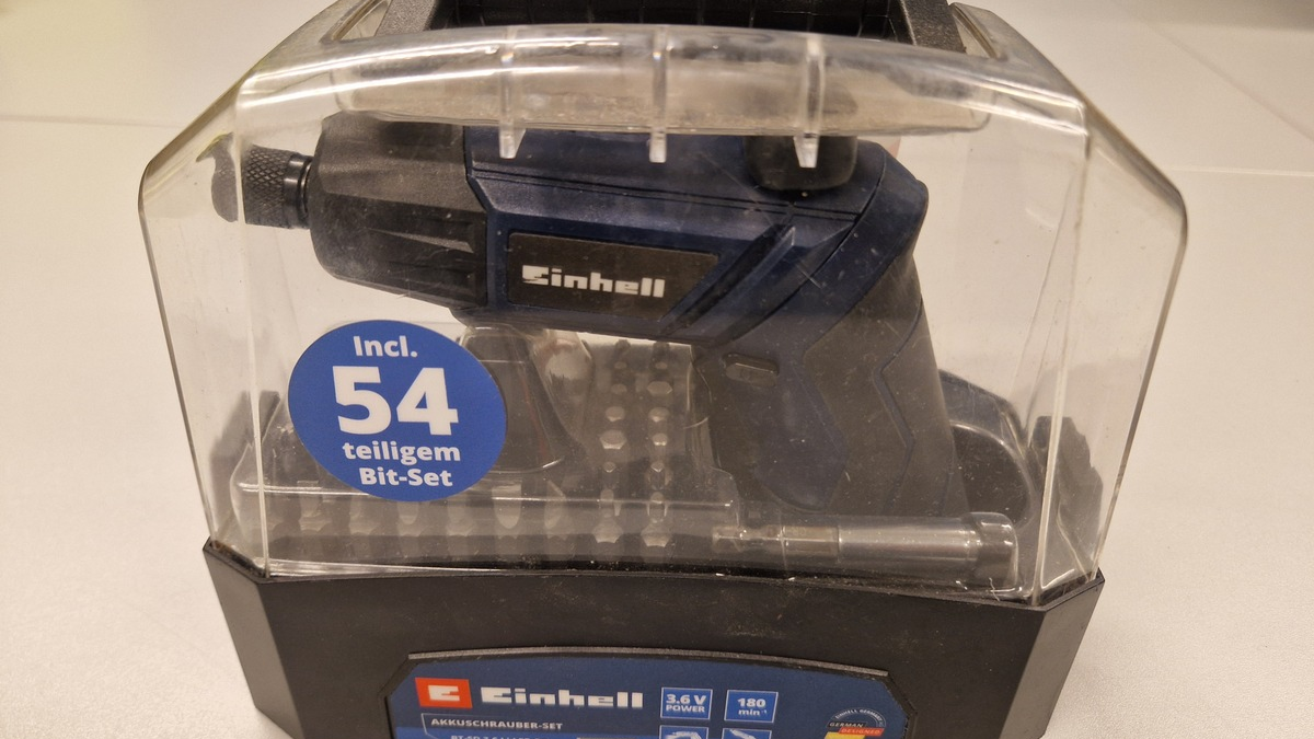 POL-HL: OH-Heiligenhafen / Fahrraddieb in Heiligenhafen gestellt - Polizei sucht Inhaber eines Akkuschrauber-Sets - Foto: presseportal.de