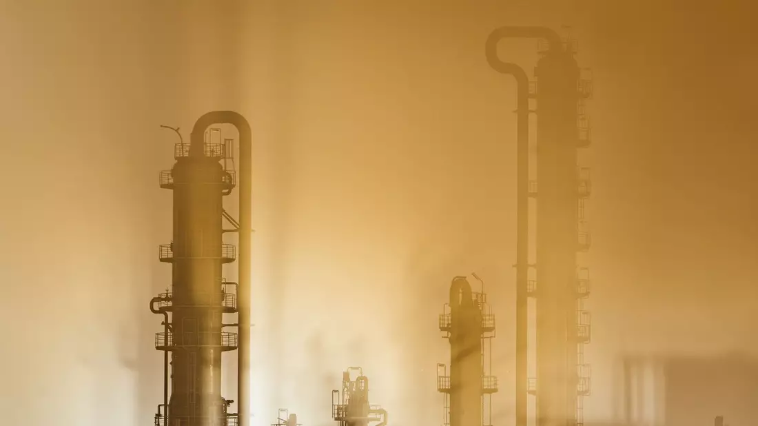 Zum Jahresende ist die deutsche Wirtschaft einer ersten Schätzung zufolge wieder etwas in Schwung gekommen. - Bild: Andreas Arnold/dpa