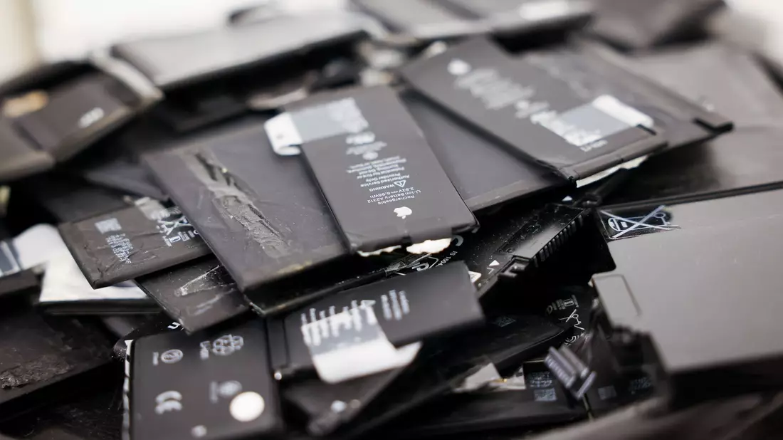 Die neuen Regeln zum Recht auf Reparatur sollen es Verbrauchern leichter machen, sich für eine Reparatur und gegen den Kauf eines Neugeräts zu entscheiden. (Symbolbild) - Bild: Christian Charisius/dpa
