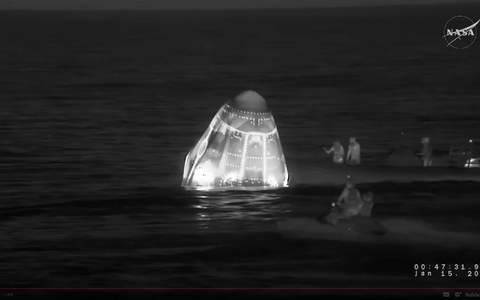 Die SpaceX Crew-11-Mitglieder landeten mitten in der Nacht in der Nähe von San Diego im Meer. - Foto: Uncredited/NASA/AP/dpa