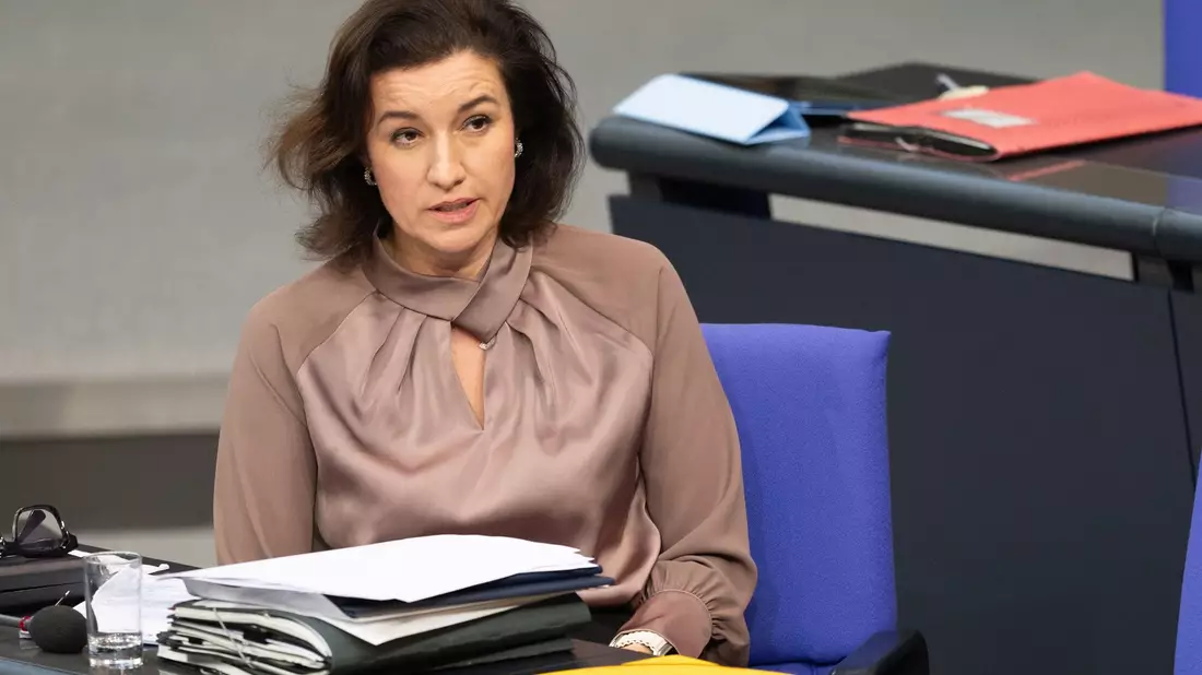 Bundesforschungsministerin Bär: «Die Weichen stellen, dass der Anteil deutscher Produktionen steigt.» - Bild: Markus Lenhardt/dpa