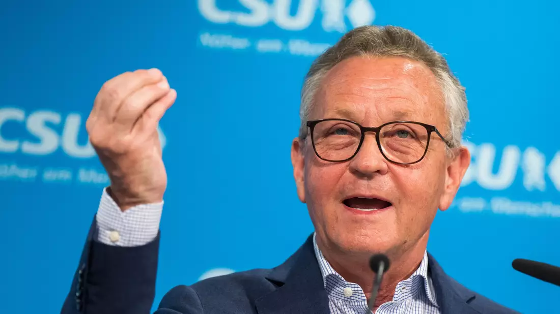Der frühere Baywa-Chef Klaus Josef Lutz auf einer CSU-Veranstaltung im Jahr 2022. Lutz hat bislang sämtliche Vorwürfe im Zusammenhang mit der Schieflage der Baywa zurückgewiesen. (Archiv) - Bild: Peter Kneffel/dpa