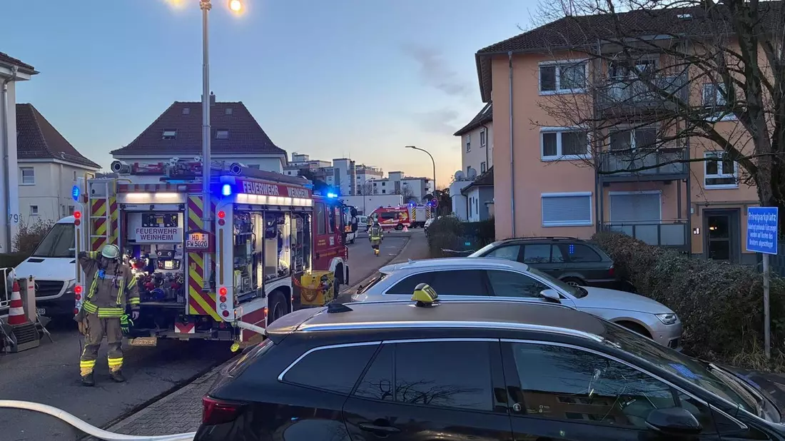 FW Weinheim: Brandgeruch in Mehrfamilienhaus löst Feuerwehreinsatz aus - Bild: presseportal.de