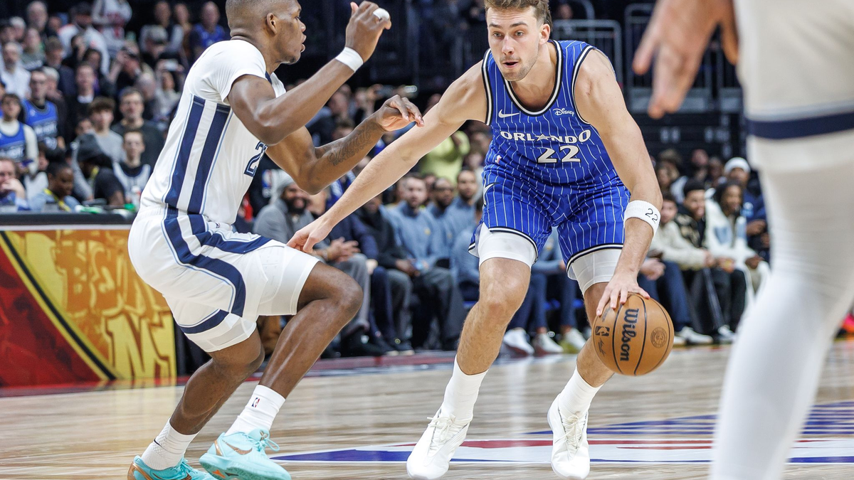 Franz Wagner (r) sorgte am Ende für die entscheidenden Punkte. - Foto: Andreas Gora/dpa