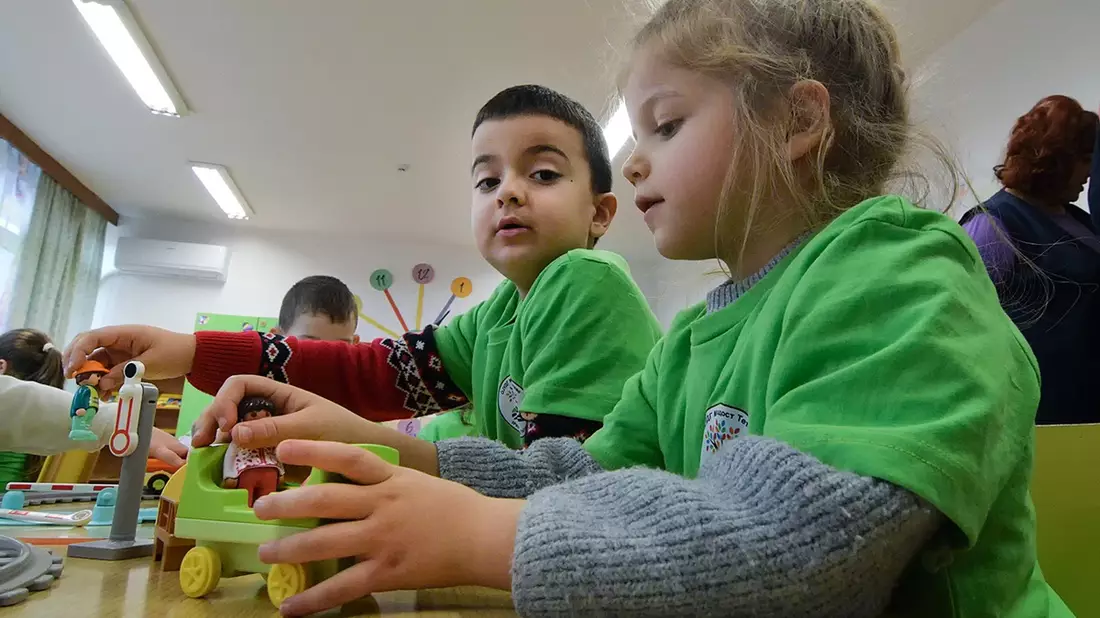 Stiftung Kinderförderung von Playmobil unterstützt UNICEF-Programm für frühkindliche Bildung in Nord-Mazedonien und Serbien - Bild: presseportal.de